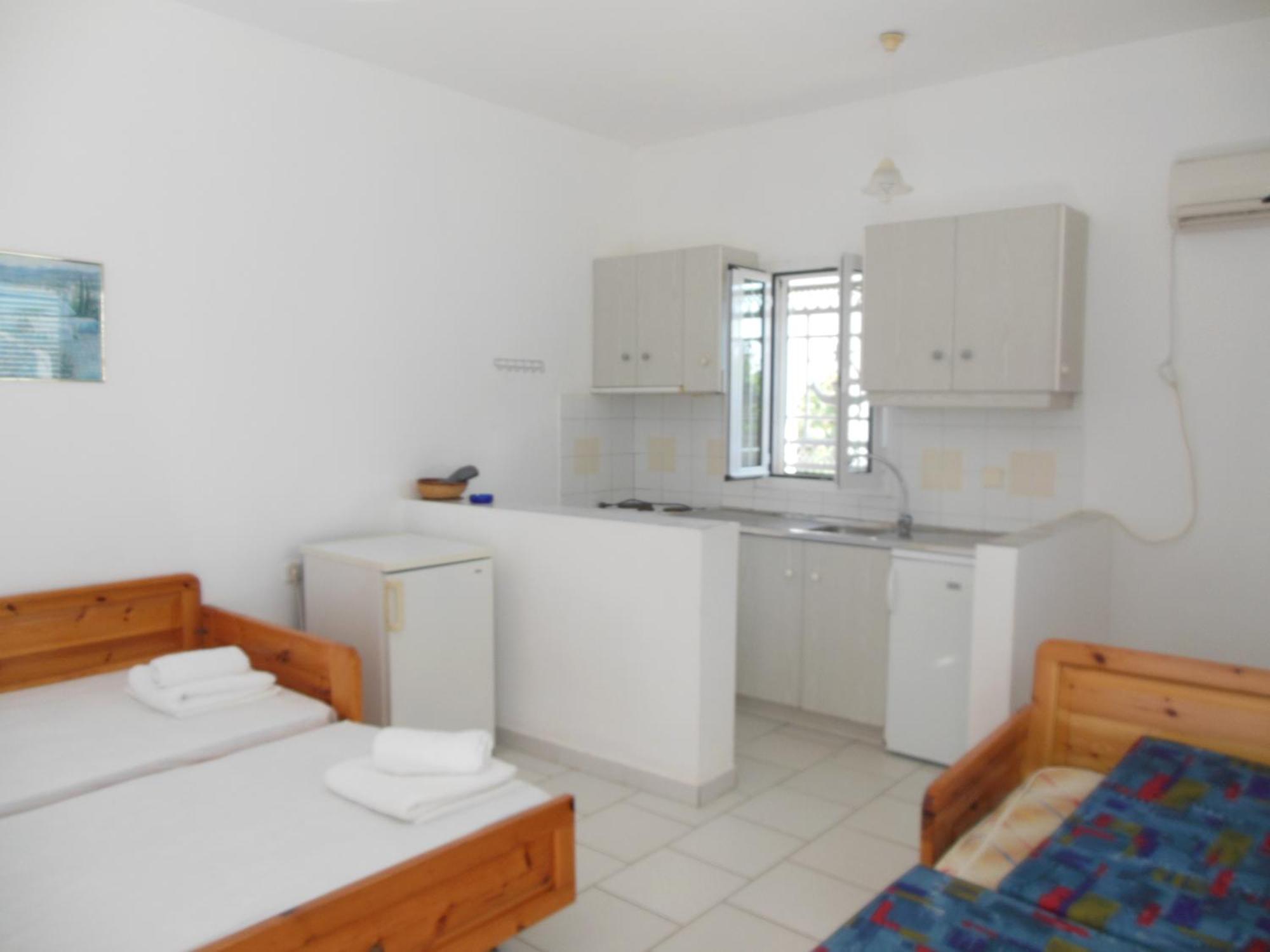 Helonata Apartments Arkoudi Buitenkant foto