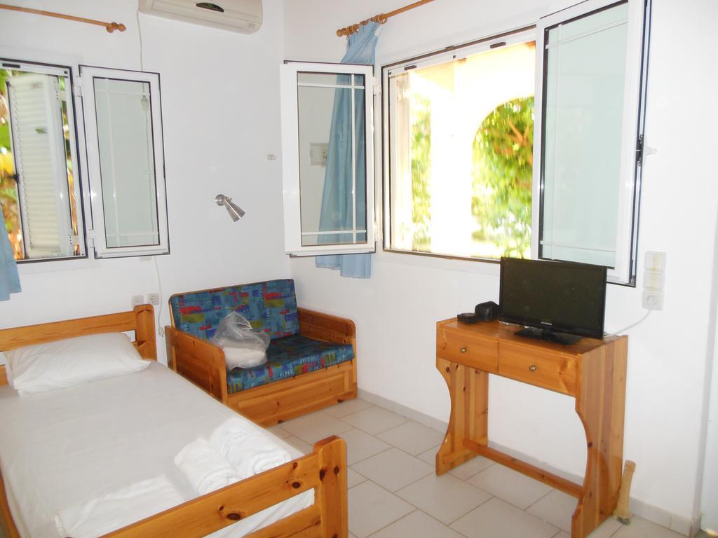 Helonata Apartments Arkoudi Buitenkant foto
